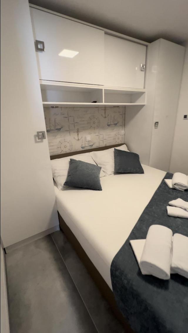 Mandy Apartman Baška Buitenkant foto